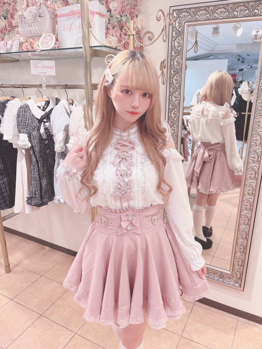 ⋆♡ 𝐿𝐼𝑍 𝐿𝐼𝑆𝐴 ♡ ｡⋆ 新宿ALTA🎀新作item *⑅︎୨୧