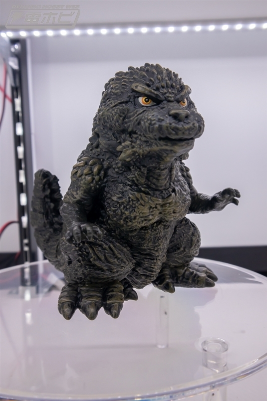 週末の話題】新作プライズフィギュアが展示！ 『ゴジラ-1.0』 鎮座獣