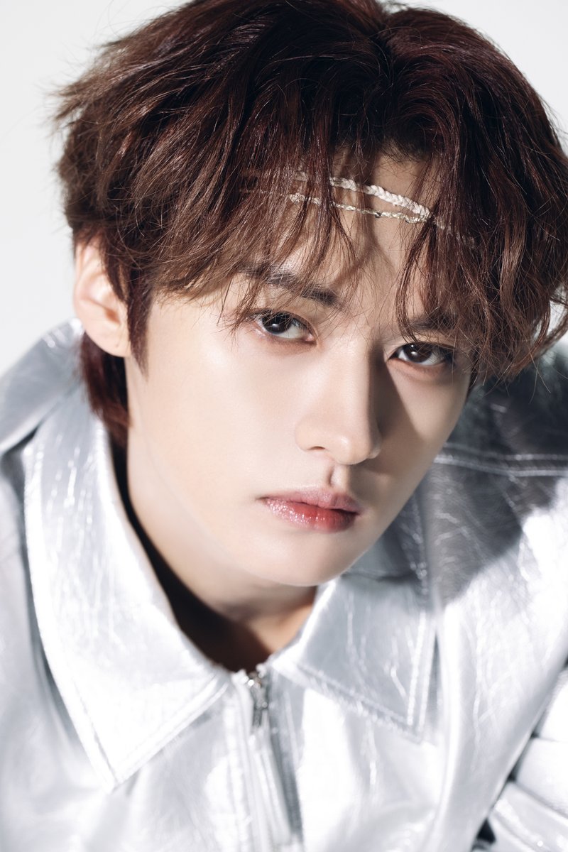 Stray Kids JAPAN 1st EP 『Social Path (feat. LiSA) / Super Bowl