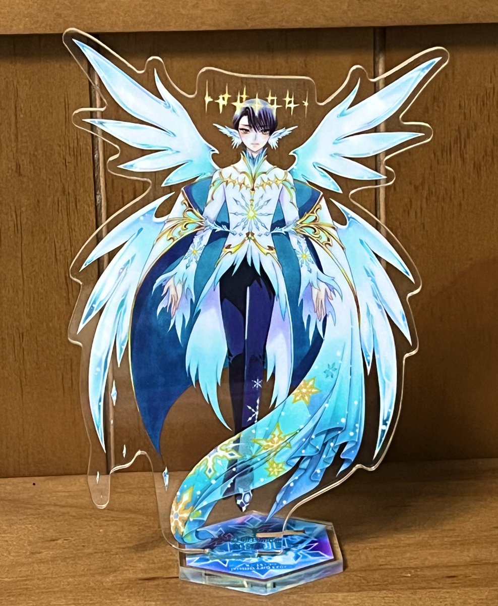 ねぇアクスタまじ可愛すぎる…こんなん部屋に飾ってたらお客さんが来た