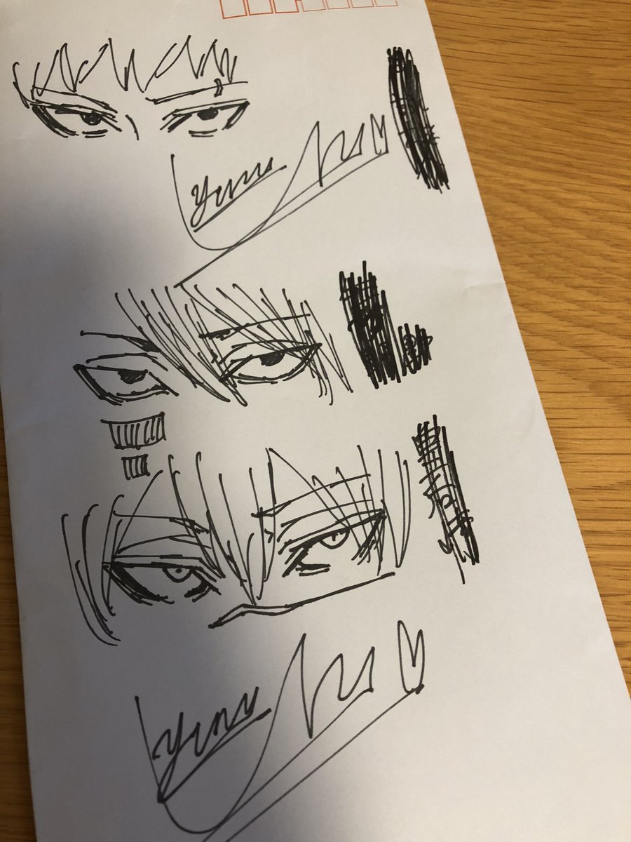 サイン会のサインは目元を描く感じにします！ 右手負傷気味なので