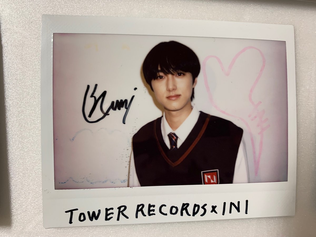 INI】 サイン色紙、ポラロイド展示終了しました🙇‍♀️ ご来店が