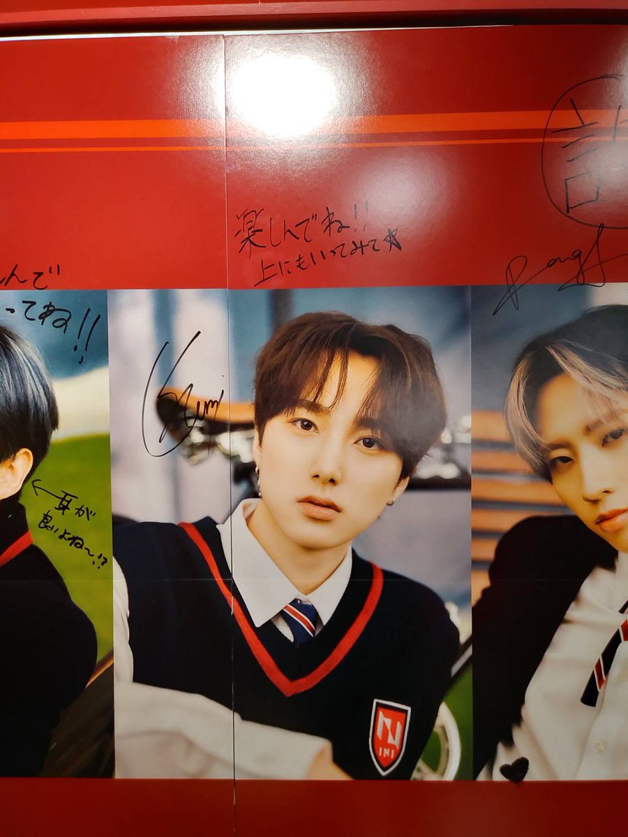 INI】 サイン色紙、ポラロイド展示終了しました🙇‍♀️ ご来店が