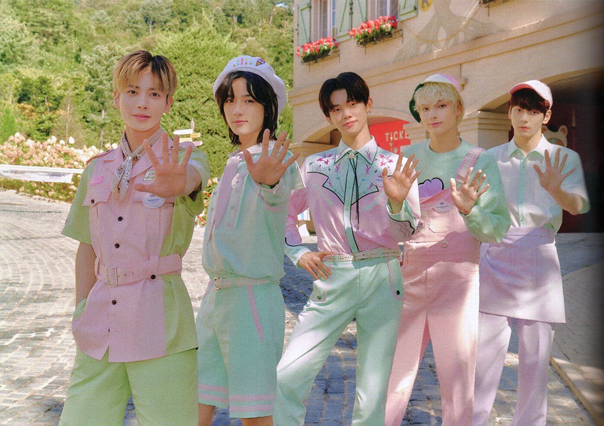 SCAN] Season Greeting 2022 TOMORROW X TOGETHER #TXT