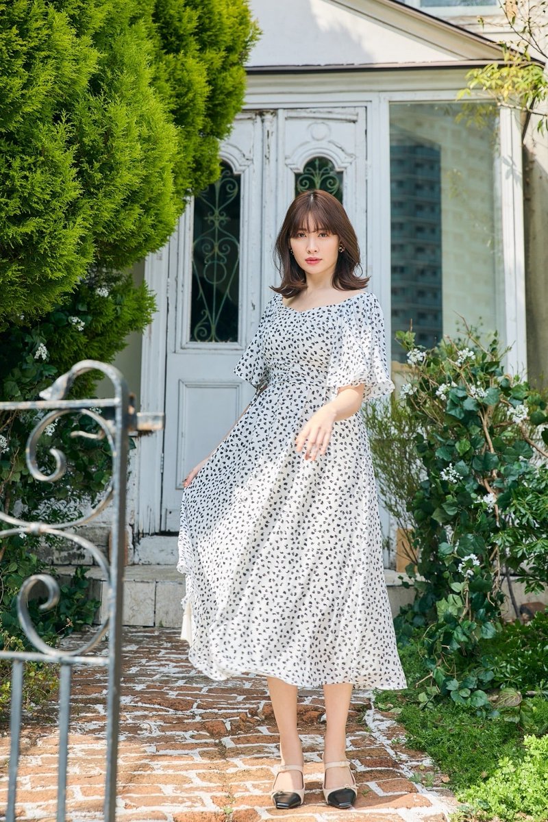 Mademoiselle Mules// クラシカルなスクエアポインテッドトゥをバイ