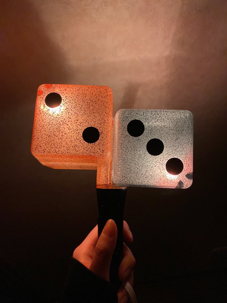 とりあえずペンライトだけ！素敵な贈り物をありがとう。ROIROMあいして