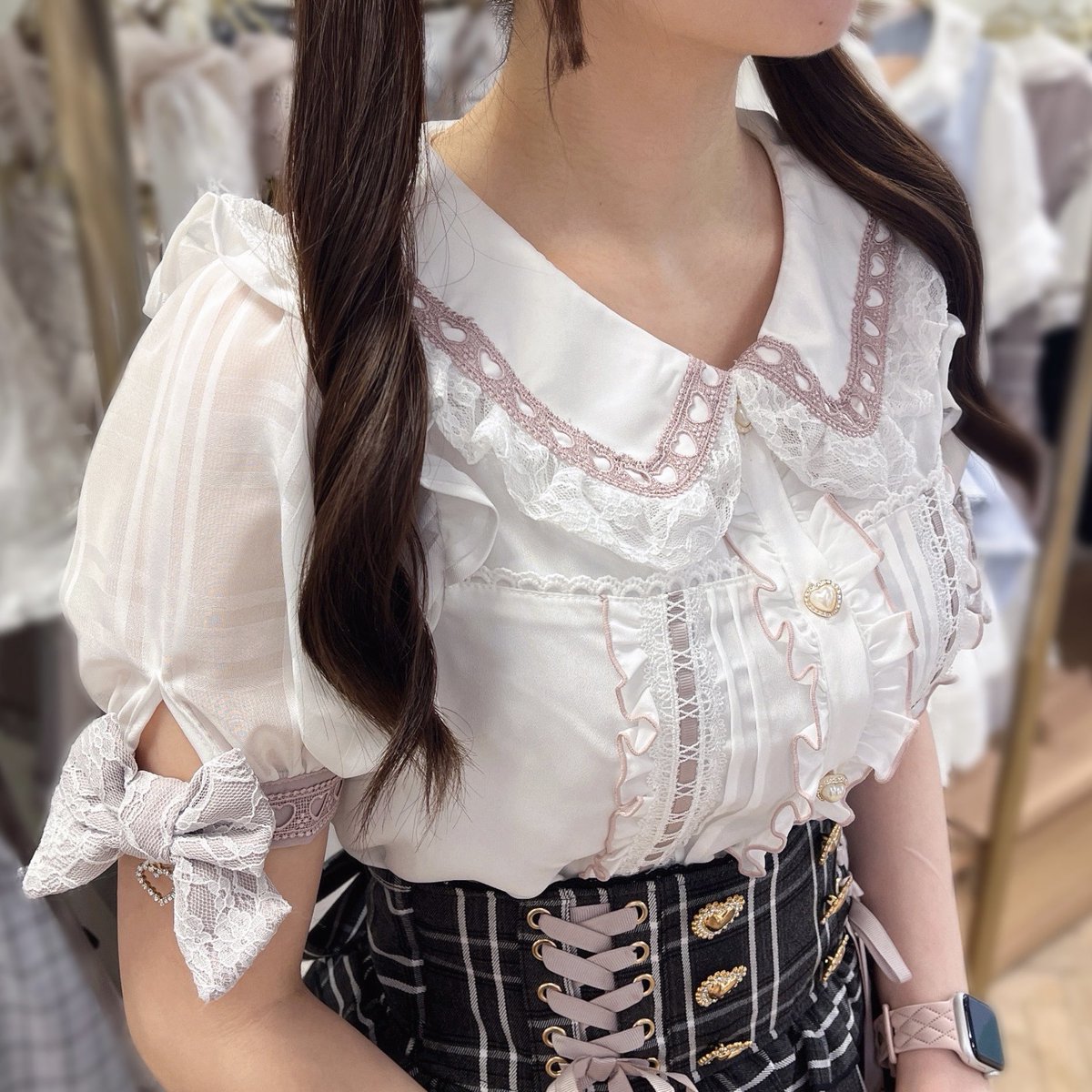 ❤︎ 𝐋𝐈𝐙 𝐋𝐈𝐒𝐀 近鉄Pass'e店 ❤︎ #ハートレース襟ブラウス 襟