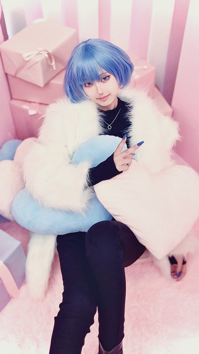 エブリデイホスト/ミオ Cosplay 🥂🩵ミオちゃんくん誕生日おめでとう