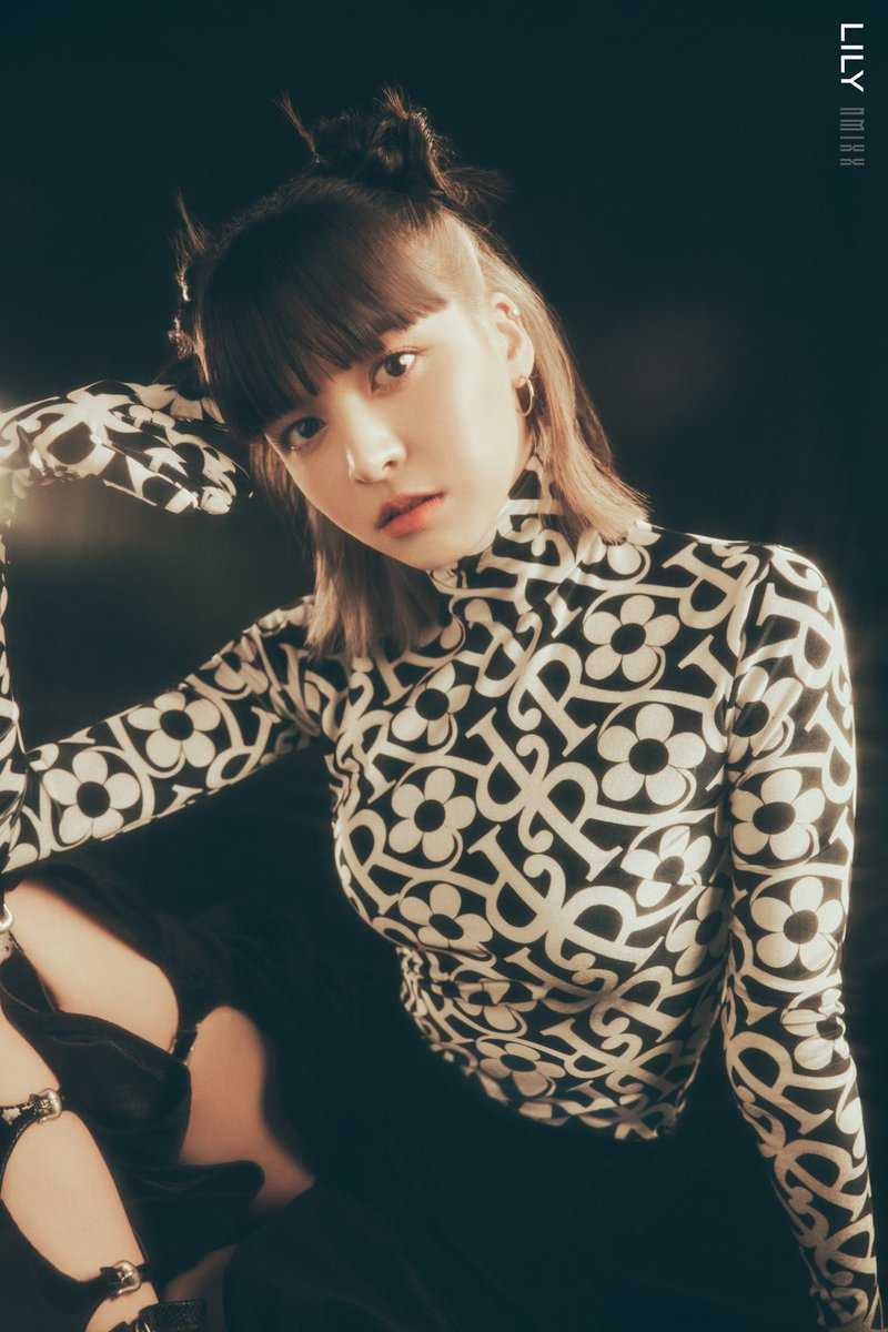 NMIXX リリー、誕生日おめでとう🎉🎂🎊 02年10月17日オーストラリア