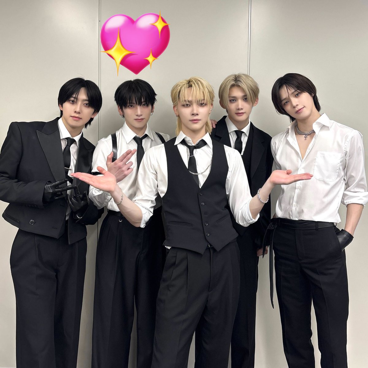 📺 𝑻𝑽 𝑺𝒉𝒐𝒘 『#音楽の日』に出演した&TEAMの こちらの黒髪の