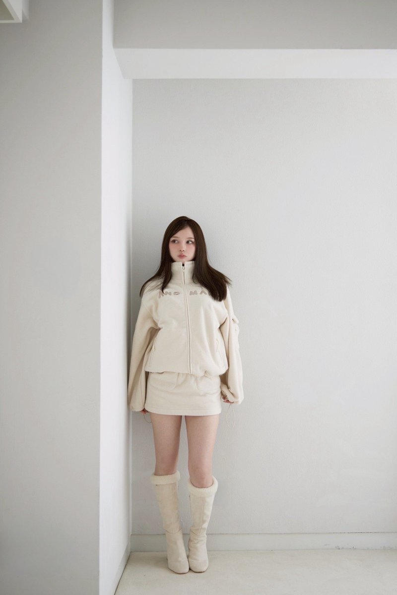 Sophy boa boots color ivory/black size 36/37/38 ¥22000-tax in 脚を