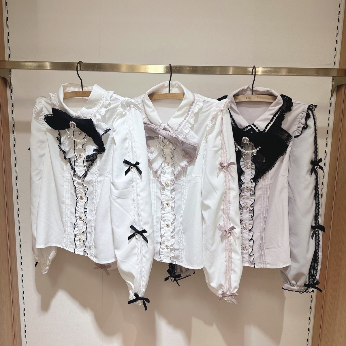 近鉄ℙ𝕒𝕤𝕤'𝕖店 ℕ𝕖𝕨 𝔸𝕣𝕣𝕚𝕧𝕒𝕝 ❤︎カットアウトスリーブ