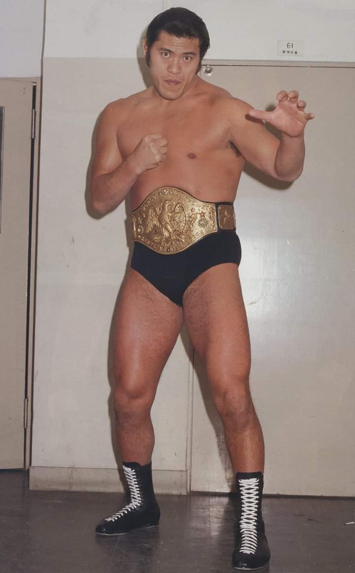 この写真を見た人はベルト姿の写真を貼る #新日本プロレス #アントニオ