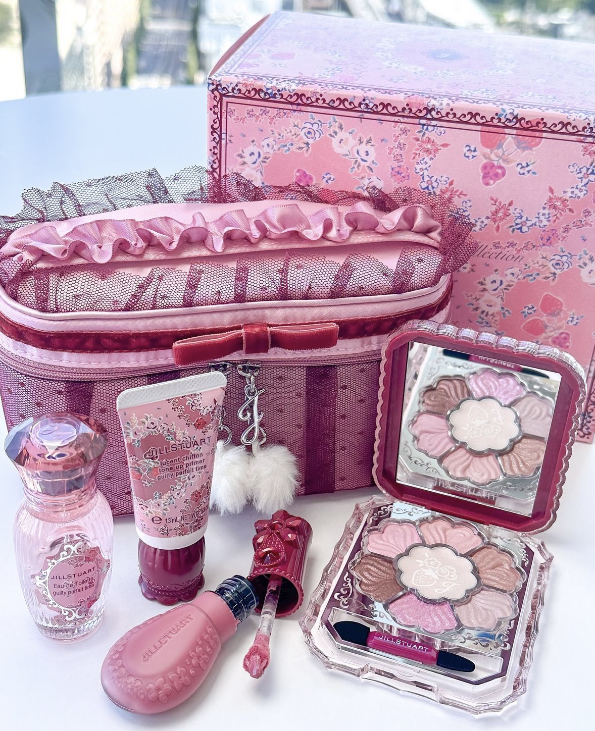 ☆新品未開封☆ JILLクリスマスコフレ2025 おまけ2024ポーチ付き ジル