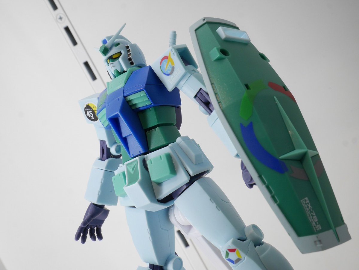 📢商品情報！🆕 ＼ 「#機動戦士ガンダム」45周年を記念したアース