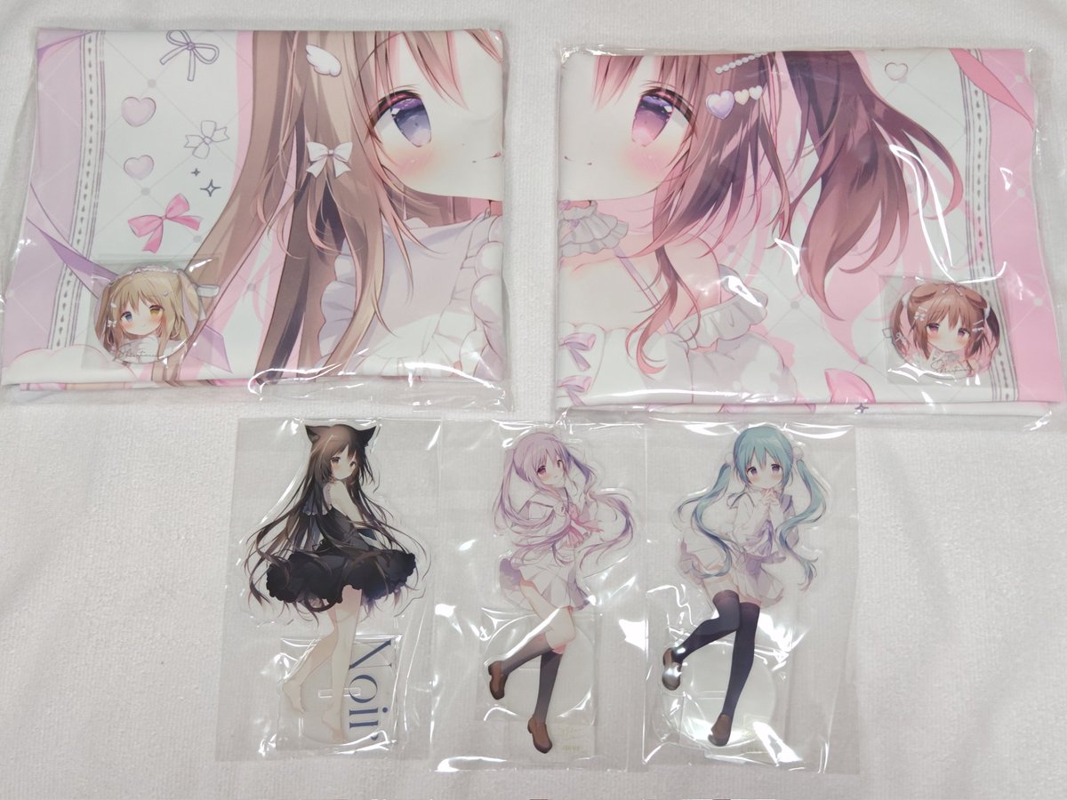 FANBOXの継続特典届きました。 描き下ろし色紙のまろんちゃん、チョコ