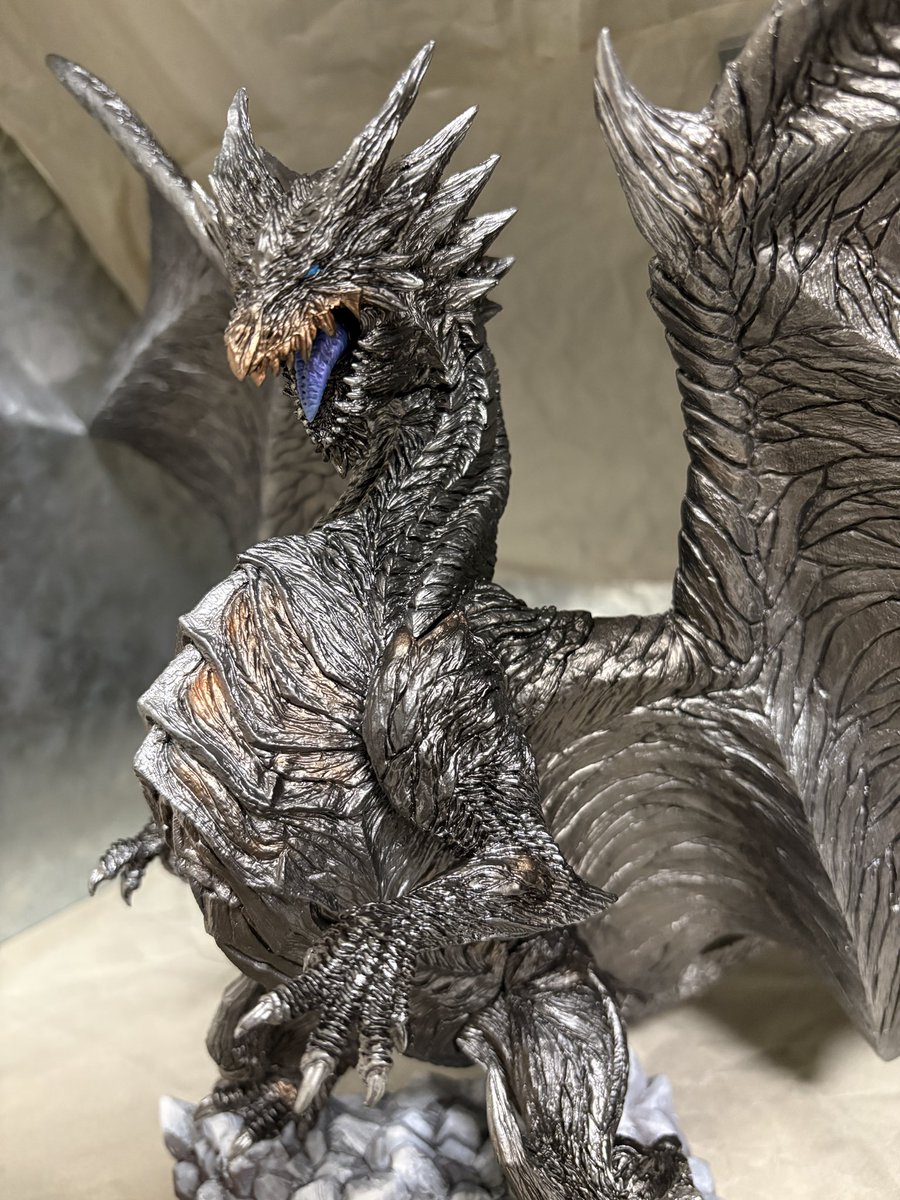 工房RASENさん(@RasEN_official_ )原型、鋼龍クシャルダオラできました