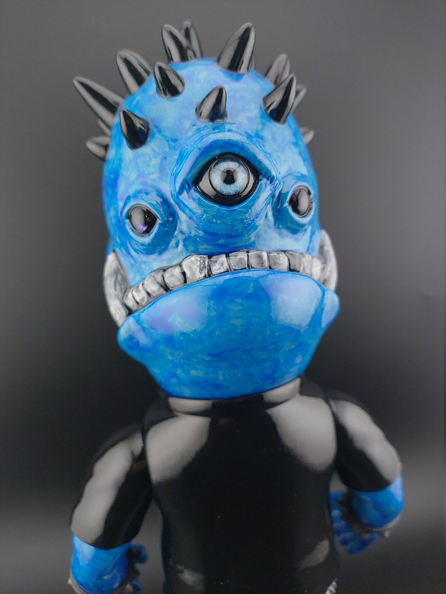 Jay222toy によるバジルのカスタムコラボ作品がついに到着！！🔥 実物