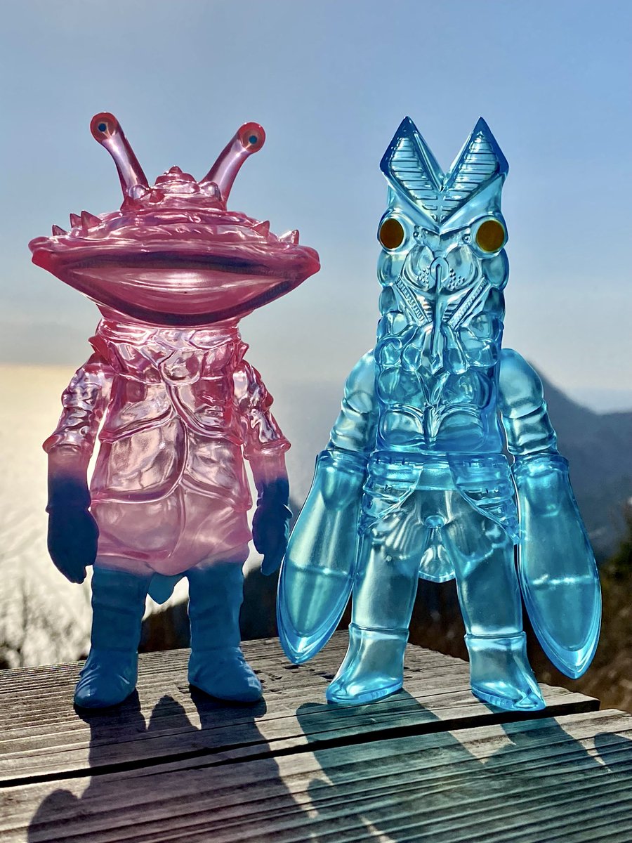 伊豆へドライブ🚗🏖️ カネゴン & バルタン星人 (KAIJIN x One up