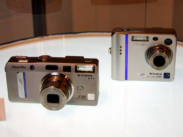 富士フイルム、新世代ハニカムCCD搭載デジカメ