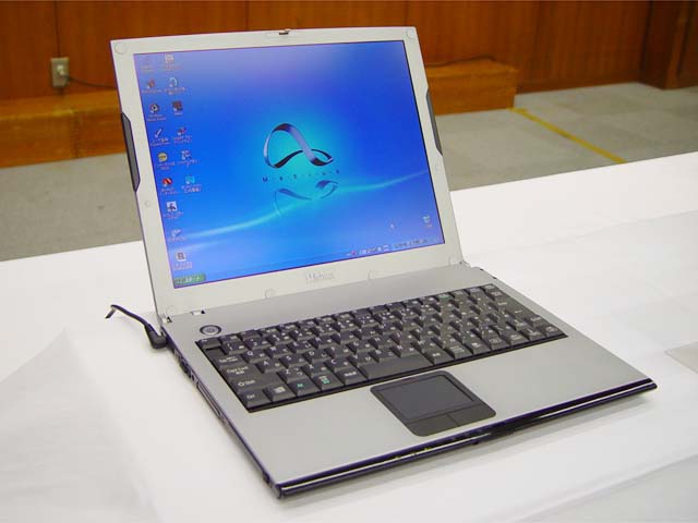 シャープ、無線LANを内蔵し、最大メモリ512MBへ強化された「MURAMASA」
