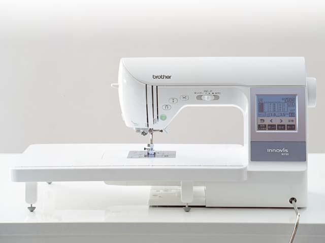 ブラザー工業、ミッキーマウスを刺繍できるUSBミシン