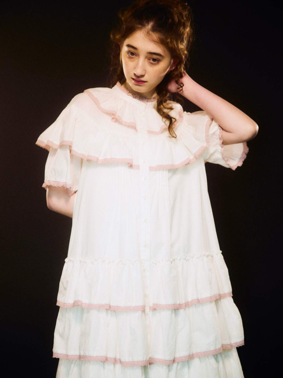 コットンローンレース前開きフリルワンピース｜ピンクハウス