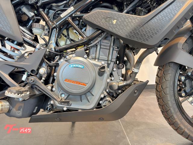 KTM 250アドベンチャー 未使用車 AKRAPOVICマフラー
