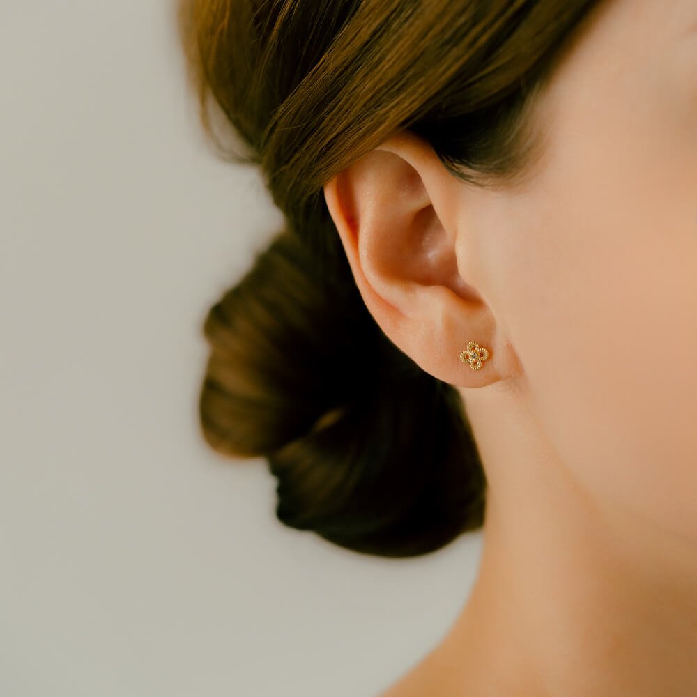 K18 プラチナ ダイヤモンド ボディピアス│可愛いフラワー（花