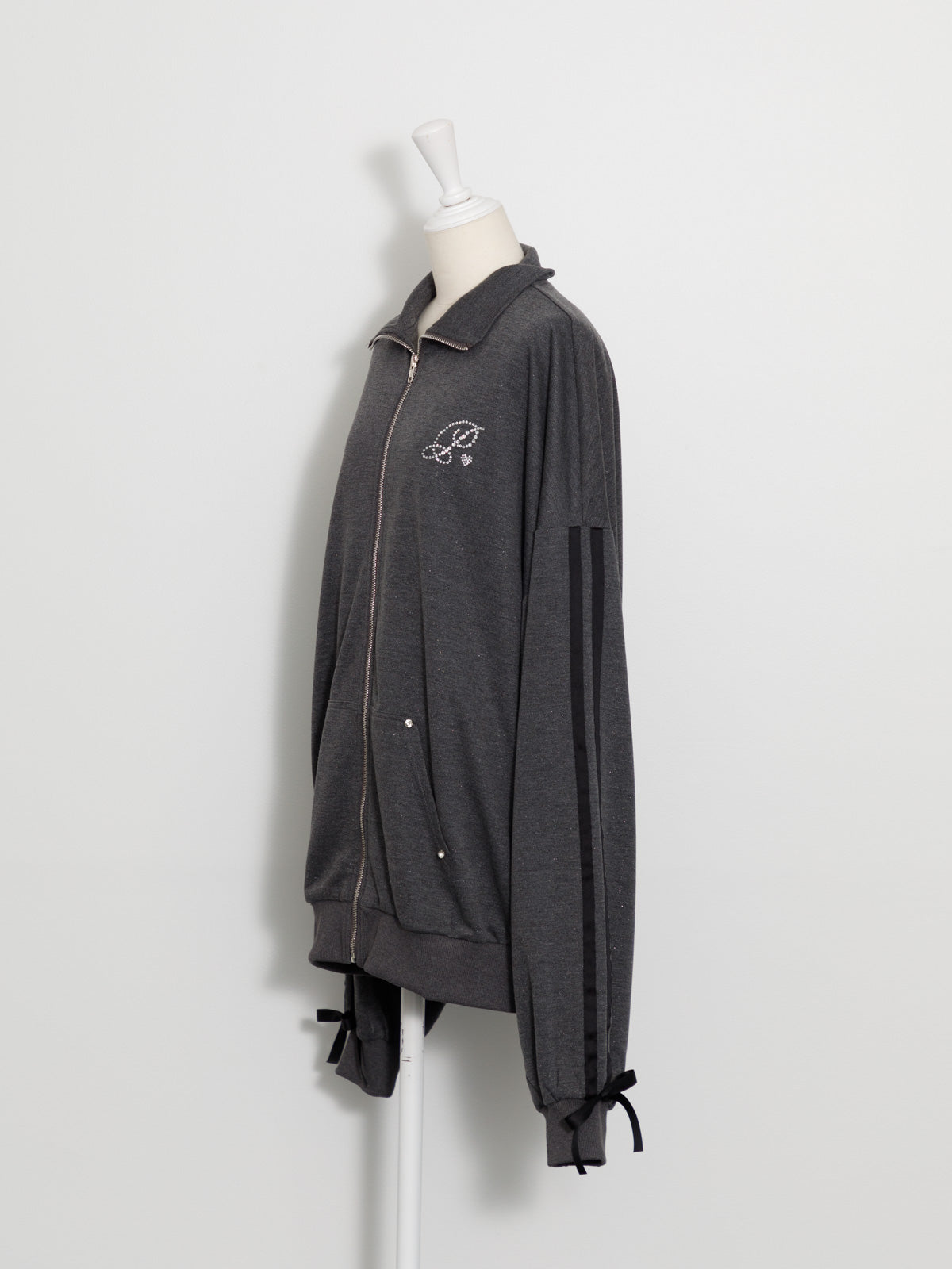 ダブルラインビジュープリントジップスウェット – pium