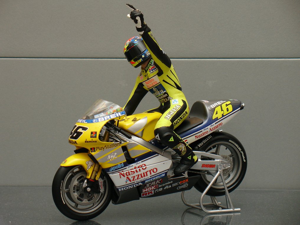 1:12 Minichamps Honda NSR500 Valentino Rossi Figurine & Bike