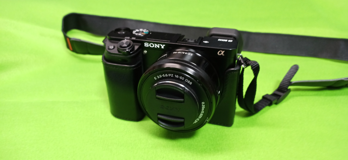 プラモデル撮影用にミラーレス一眼カメラ ソニーα6000を買う