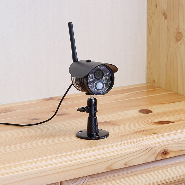 工事不要で設置できる、屋外用ワイヤレスカメラと7インチモニター