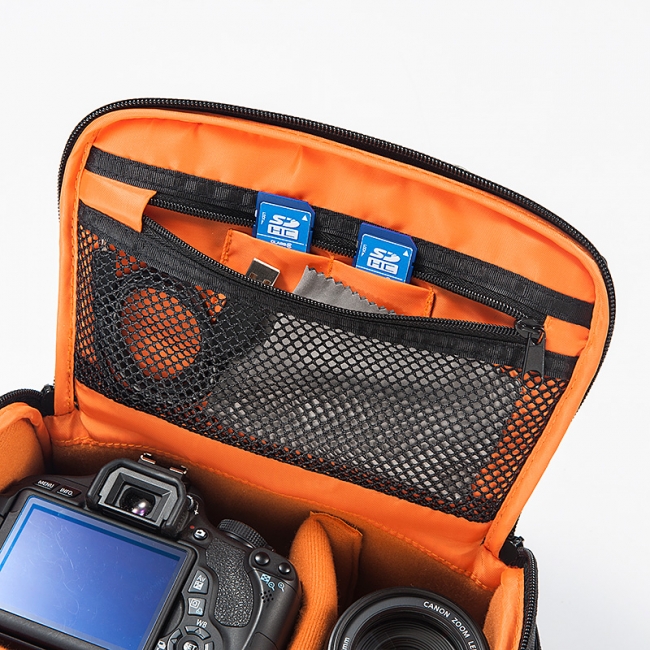 速写対応のワンショルダースリングバッグとダブルレンズキットの収納に