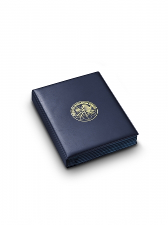 大切な思い出の写真とともににウィーン金貨ハーモニーを収納できる