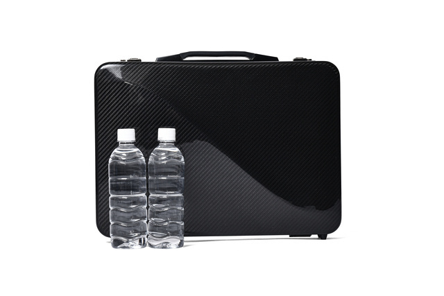 驚くほどの軽さ！超軽量・高強度なドライカーボンで職人がつくる国産