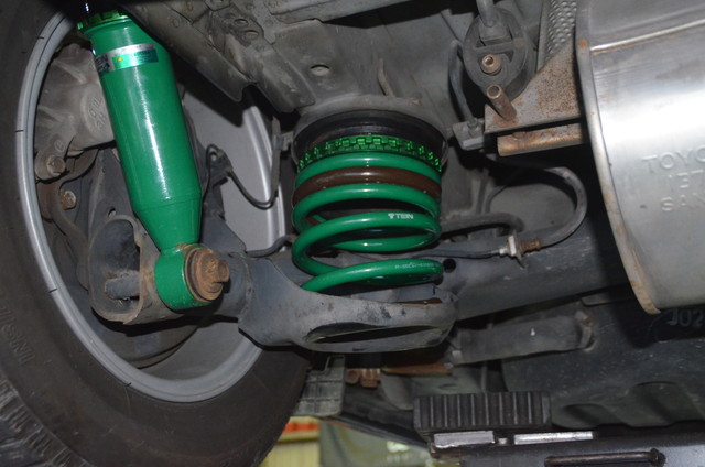 ZRR70 ヴォクシー TEINの車高調に交換 四輪アライメント調整