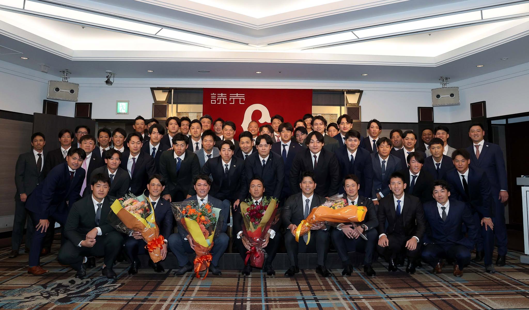 長野、近藤、重信選手の「引退記念グッズ」を発売 | 読売ジャイアンツ