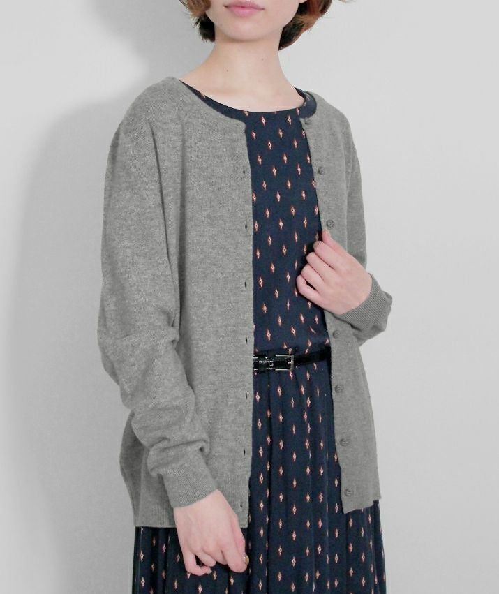 カシミヤ100％クルーネックカーディガン | Milestone公式オンラインストア