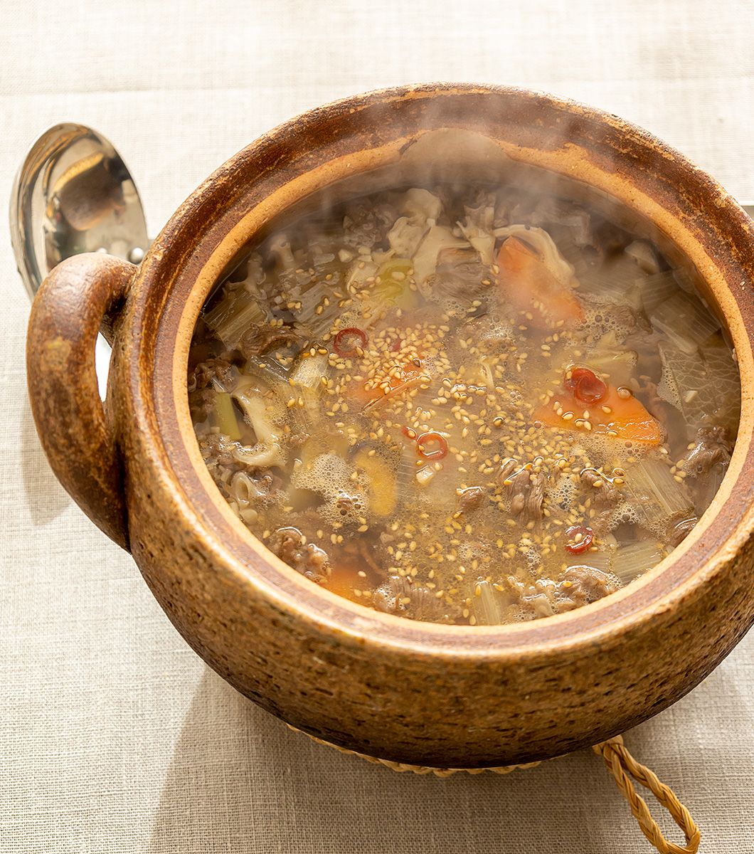 みそ汁鍋】具だくさん韓国風牛肉のスープ | 長谷園のwebレシピ | 長谷