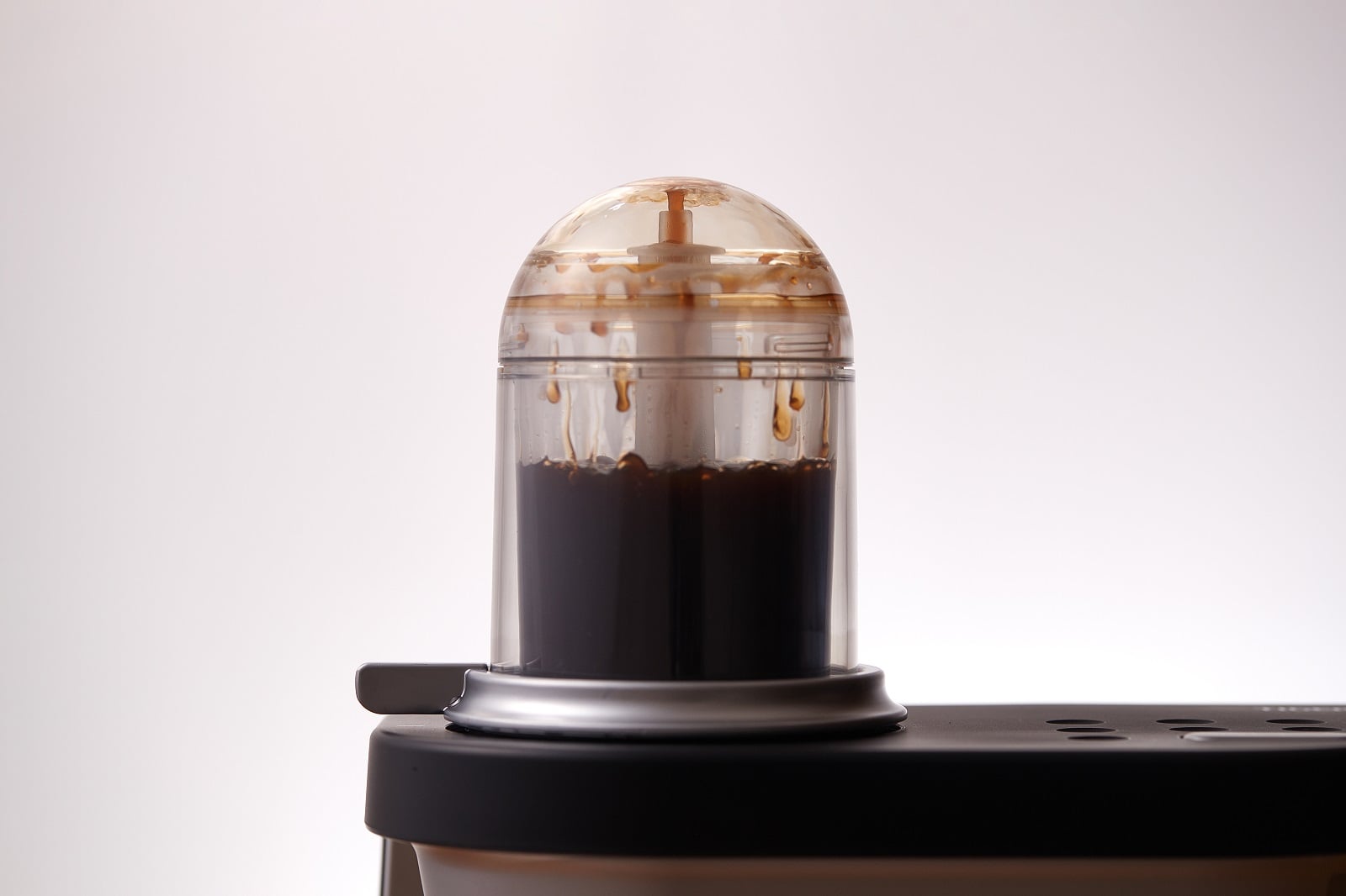 タイガー魔法瓶、自宅でサイフォン式コーヒーが味わえるカフェマシン