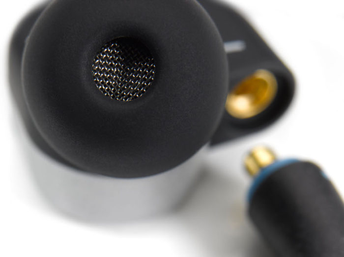 AKGから N40に続くハイレゾ対応イヤホン登場！「N25」はAKGイヤホンで