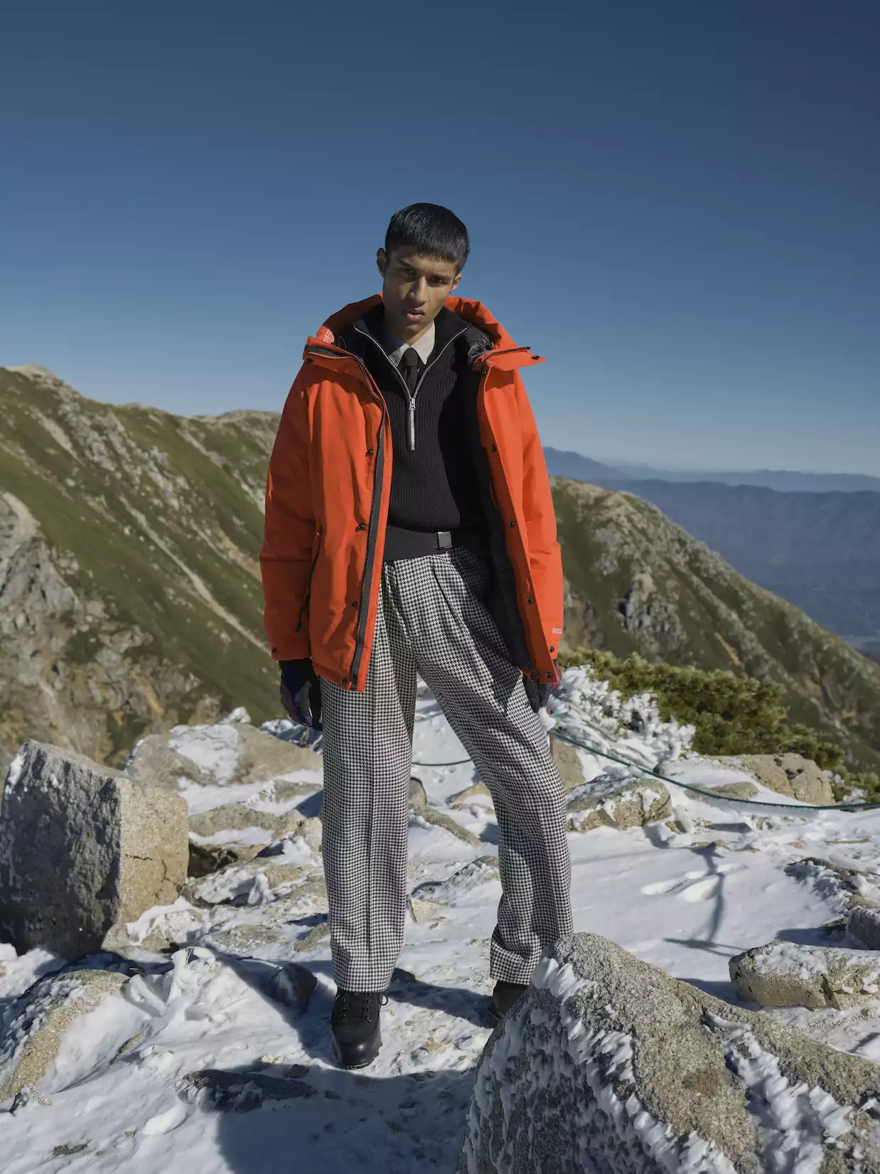 ÉDIFICEと+phenixがコラボ・GORE-TEX INFINIUM搭載のダウンアウター2型