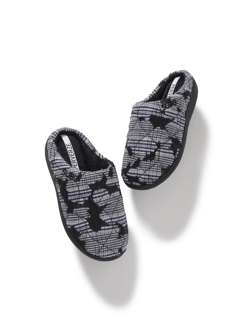 PERVERZEが日本発のサンダルブランドSUBUとのコラボレーション商品を