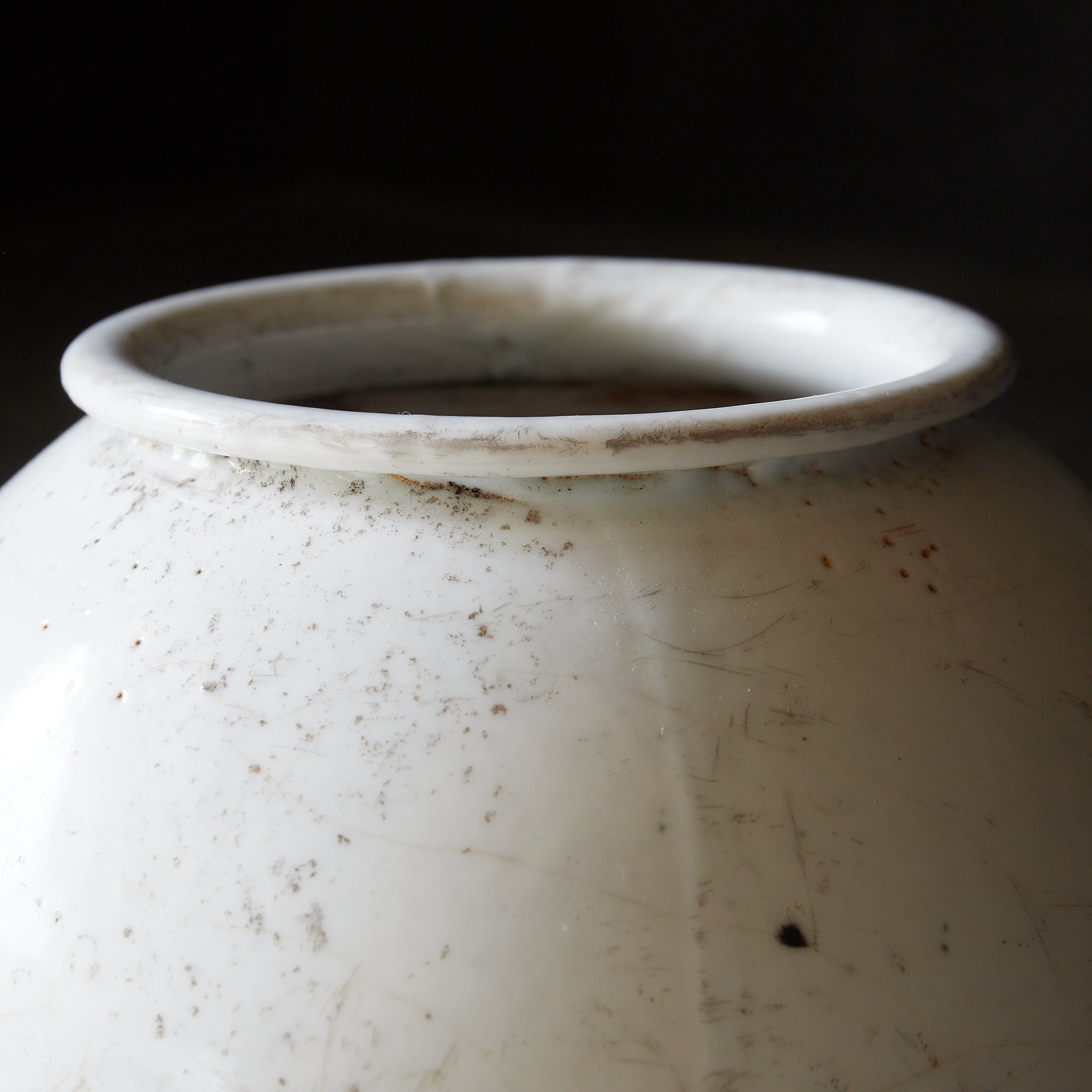 李朝 白磁丸壺（1392–1897CE） | 入蘆花（ロカニイル）