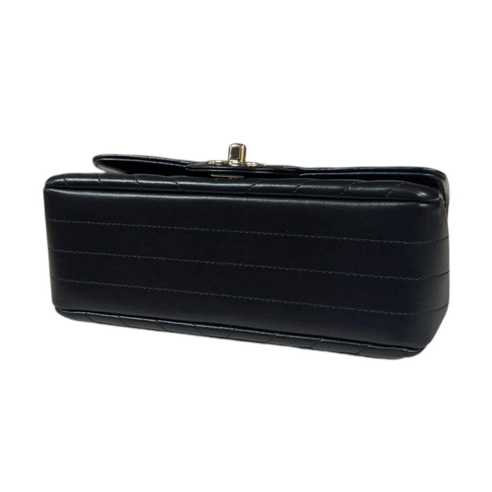 CHANEL シャネル Vステッチ ショルダーバッグ レザー ブラック