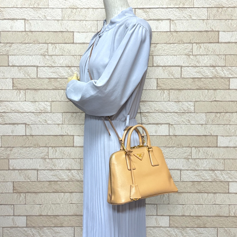 PRADA プラダ サフィアーノ ショルダーバッグ レザー ベージュ