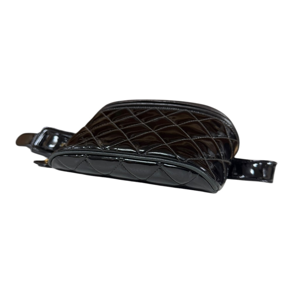 CHANEL シャネル ウエストバッグ エナメル ブラック レディース 中古