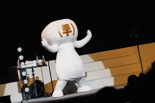 アーティスト活動の節目に、彼女の魅力があふれたステージが展開