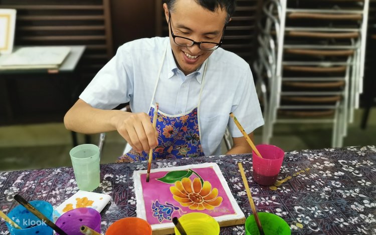 クアラルンプールでバティックの絵付け体験 | Klook